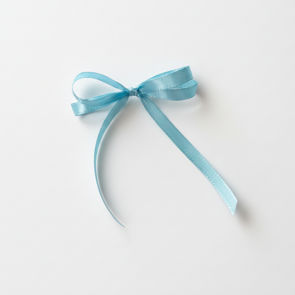 Saténová stuha 6 mm / 2 m – světle modrá – dekorace a balení dárků